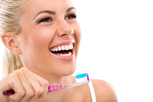 Szczotkuj zęby co najmniej dwa razy dziennie